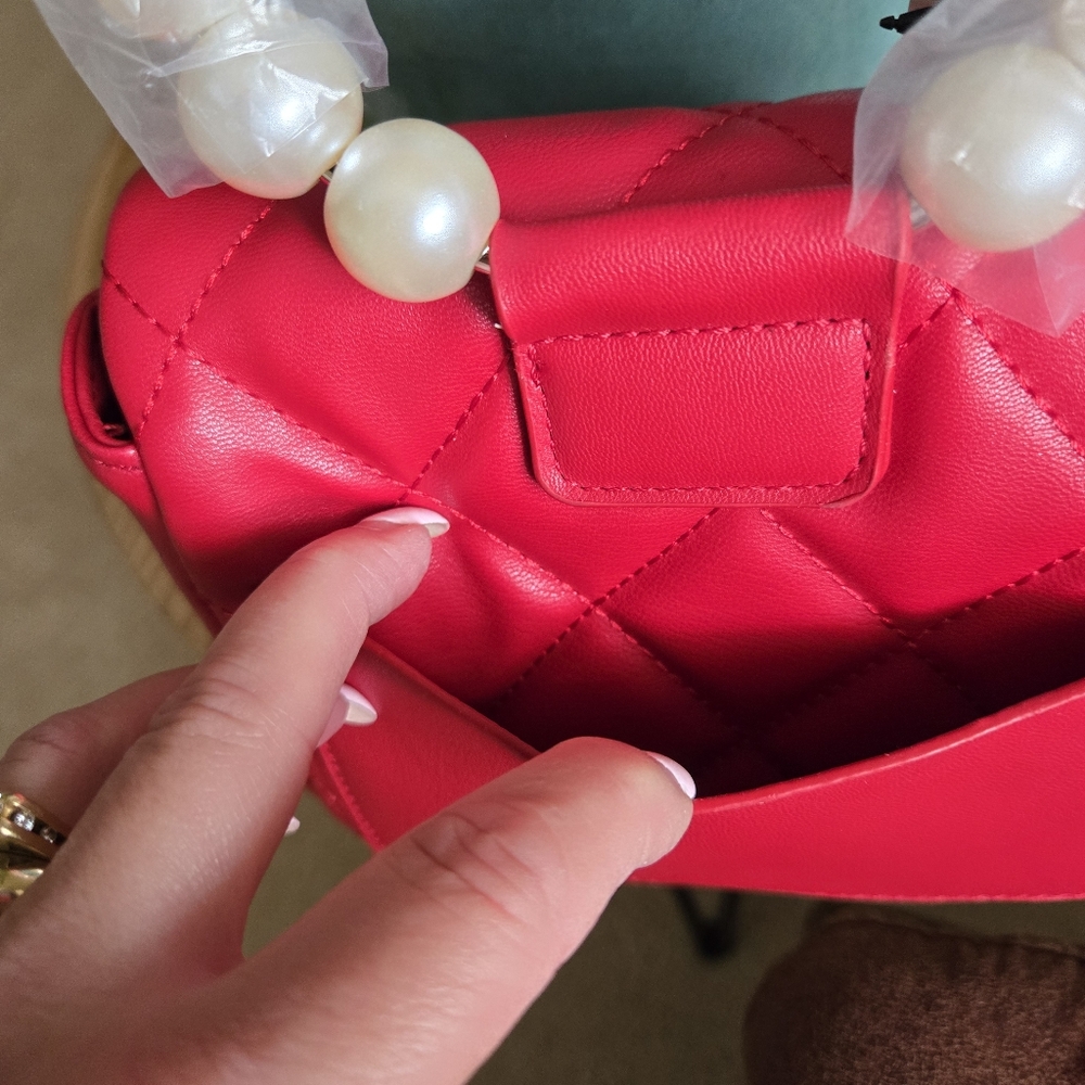 Badgley Mischka Red Quilted Faux Pearl Clutch Party Ready - Picture 10 of 13